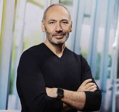 Professor Michael Schwertel bei einem Workshop zu Künstlicher Intelligenz und Digitalisierung